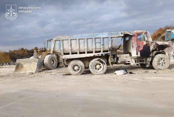 Law enforcement officers in Khmelnytskyi region exposed the quarry director who organized illegal limestone mining on an industrial scale