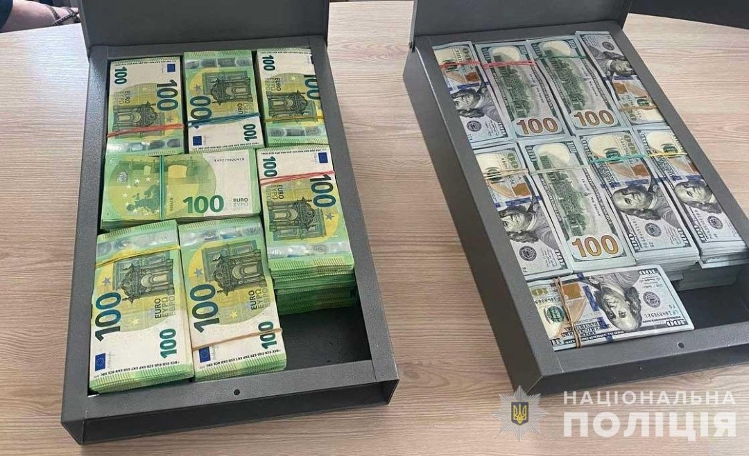Во Львове разоблачили масштабное сообщество сутенеров, объявили 24 подозрения (видео)