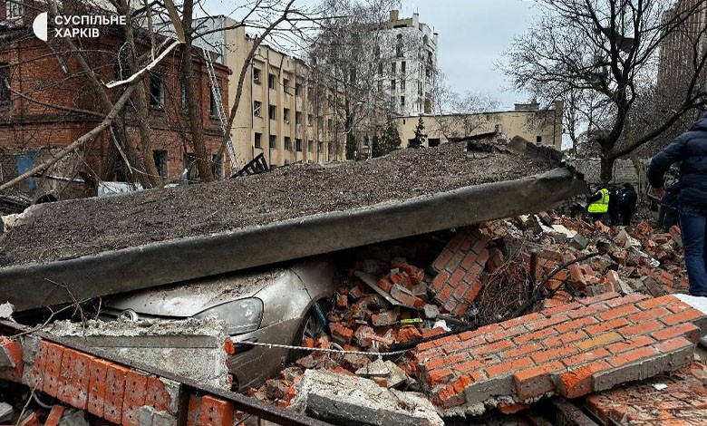 У центрі Харкова через удар Росії спалахнула пожежа, є поранені