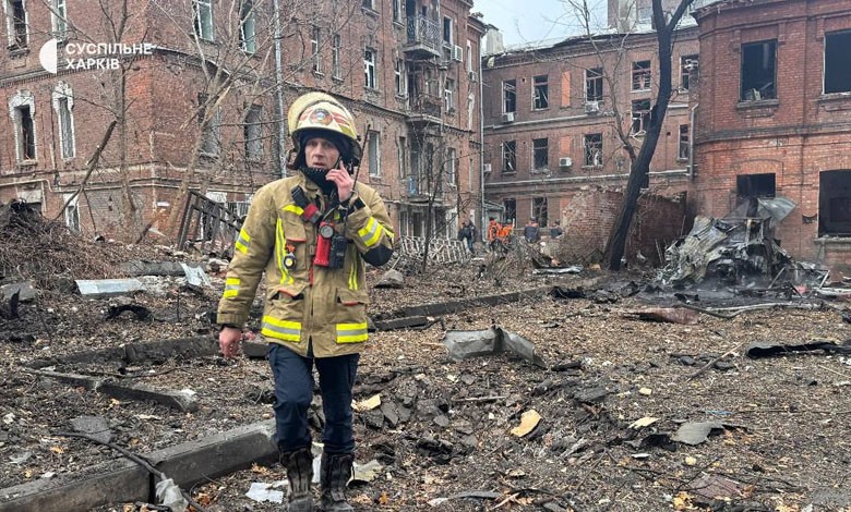 У центрі Харкова через удар Росії спалахнула пожежа, є поранені