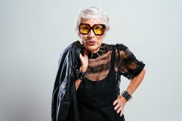 How to stay stylish and fashionable after 60