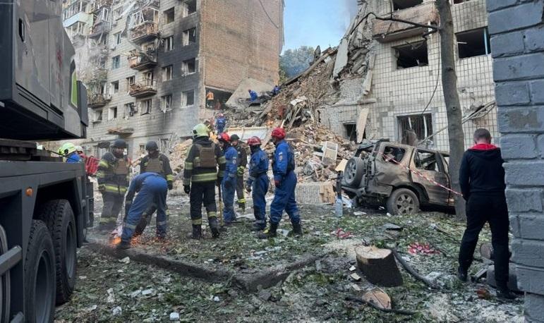 Армія РФ вдарила по Києву "Шахедами" і ракетами: є загиблі та поранені