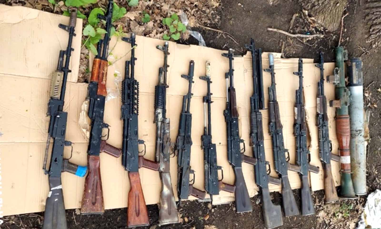 Національна поліція України виявила 20 схронів з великою кількістю нелегальної зброї