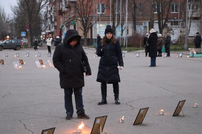Вшанування пам’яті дітей, чиї життя обірвала війна: в Олександрії на Кіровоградщині відбулася акція