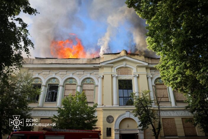 РФ атакувала Харків ракетами і дронами: загинули п’ятеро рятувальників, є постраждалі, серед яких 1-місячна дівчинка