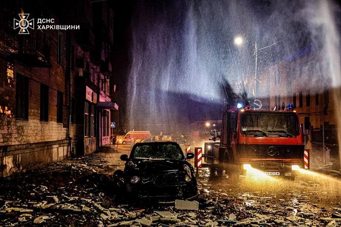 У Харкові "шахед" вдарив по багатоповерхівці, є постраждалі